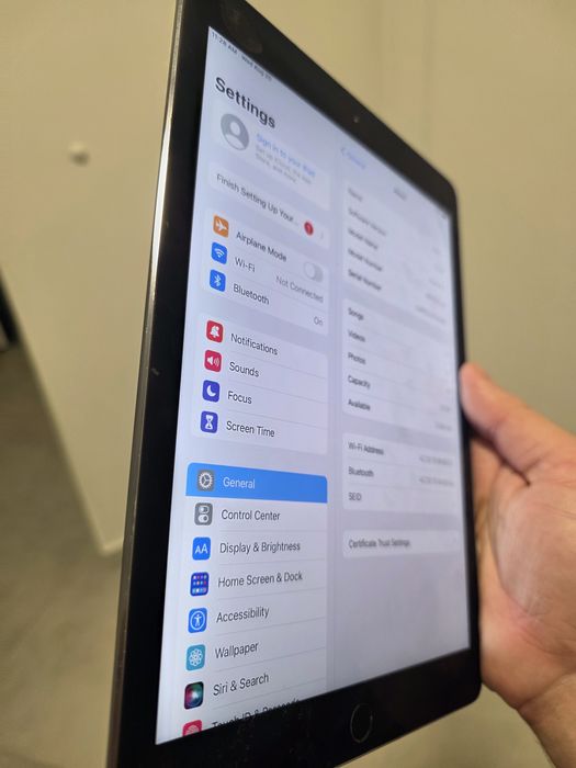 iPad Air 2. 32 гігабайт. Space Grey. Без обмежень. Гарантія