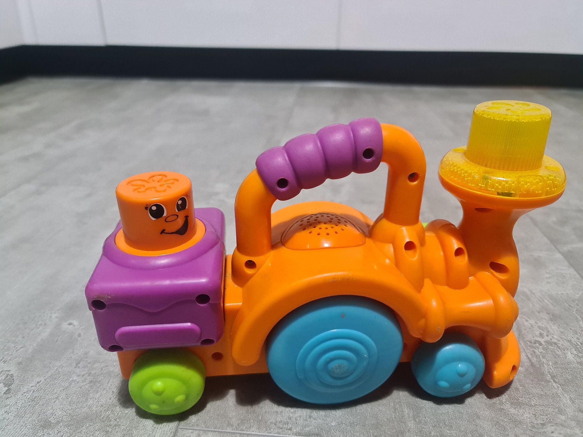 Ciuchcia lokomotywa FisherPrice interaktywna