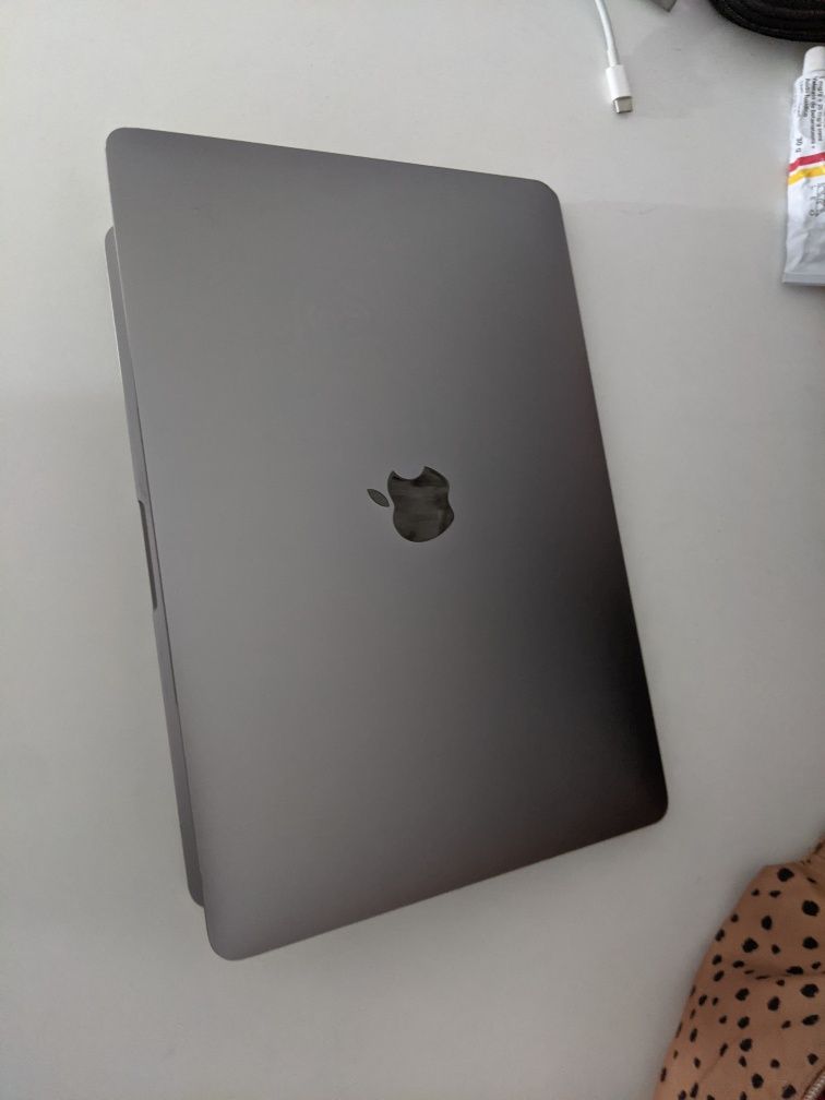 MacBook Pro 13 2017 / macOS Sonoma / 16gb / 256gb