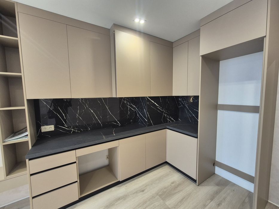 Продам квартиру з дизайнерських ремонтом