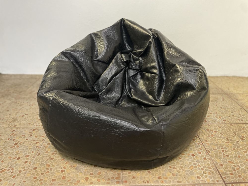 Puff preto pequeno - 75cm