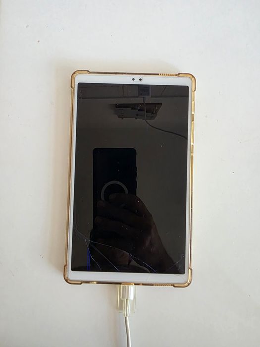 Samsung Galaxy Tab A7 com ecrã partido