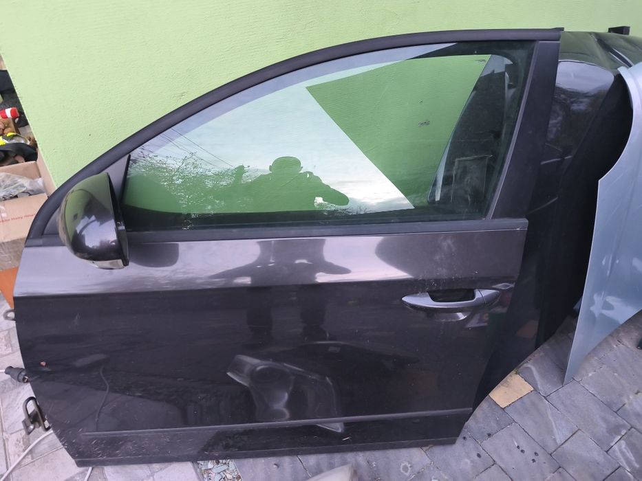 Двері Пассат б 6  комплектні