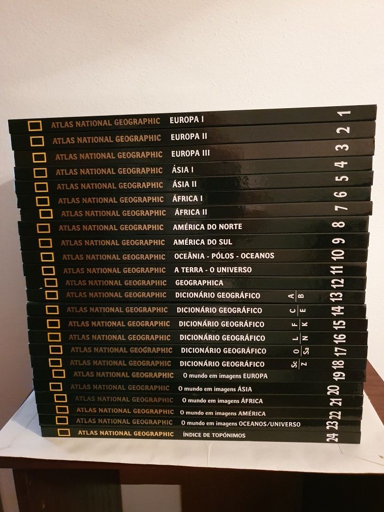 Atlas National Geographic, 24 volumes