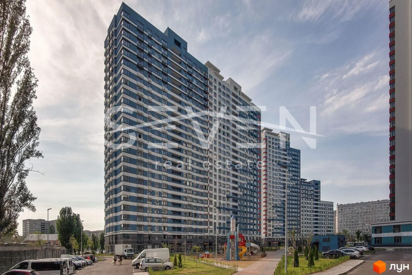Продаж 3к квартира 73 м2 ЖК Галактика Сверстюка 6д метро Лівобережна