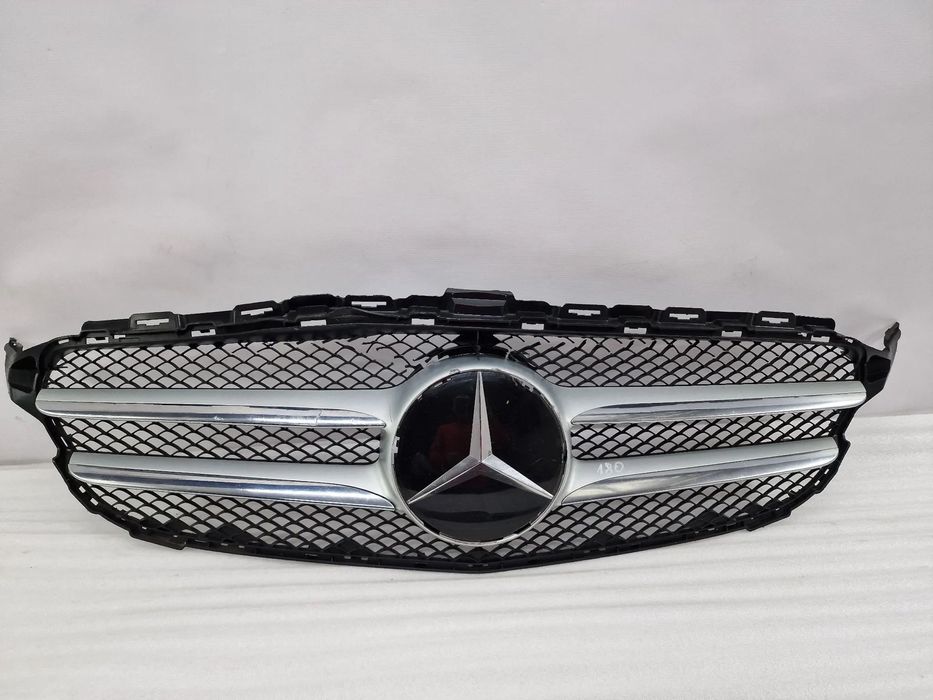 MERCEDES C-KLASSA W205 ATRAPA / GRILL PRZEDNI PRZÓD + ZNACZEK / LOGO POD RADAR , NR A2058803783 , NR AUKCJI GL180