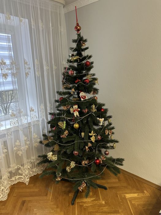 Ялинка зелена штучна