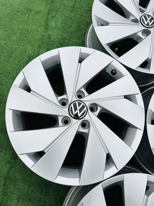 Диски 5/112 R17 VW Golf Caddy Passat 6.5J ET-46