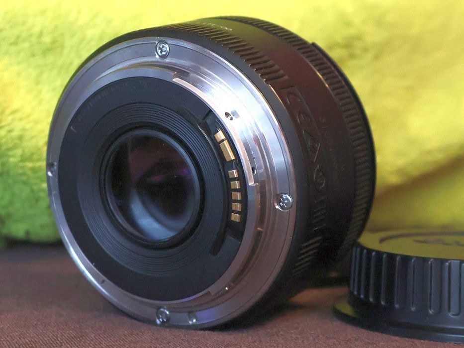 Продам об'єктив Canon EF 50 1.8 STM