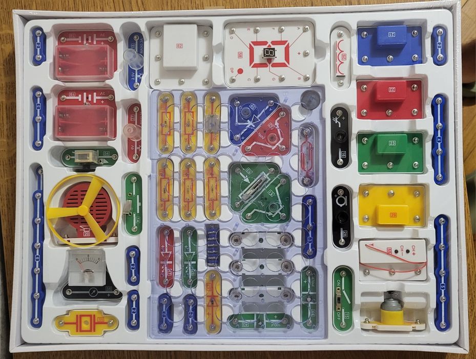 Конструктор електронний Doka Школа 999+ схем (D70708)