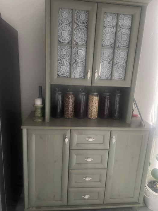 Zestaw mebli w kolorze szarozielonym