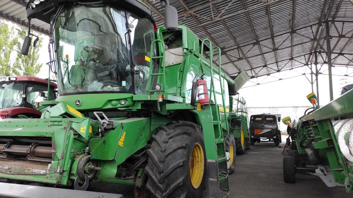 Комбайн John Deere W660 2015 року