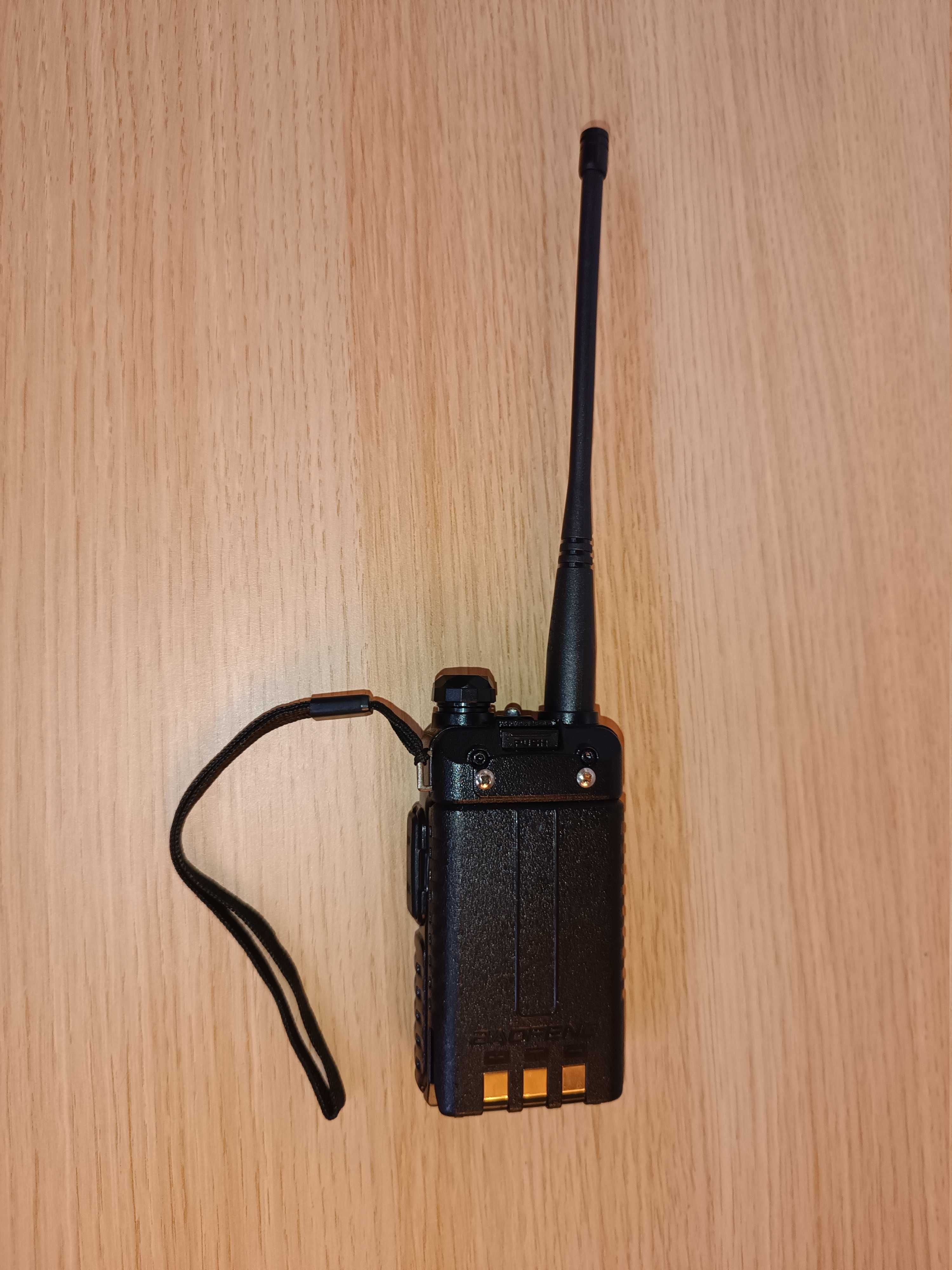 Профессиональная рация Baofeng UV-5R Black + кабель прошивки