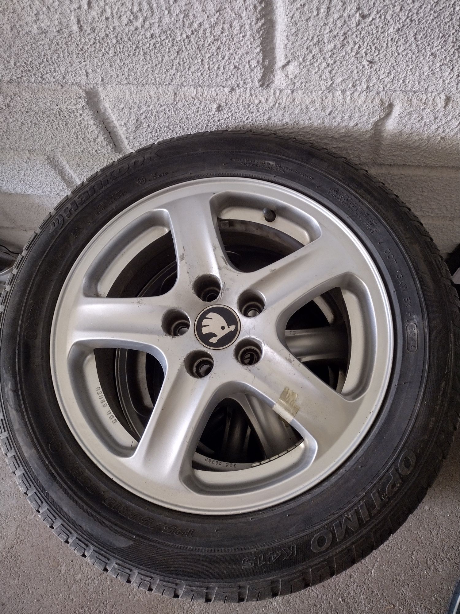 4x Alufelgi 15" ET38 oryginalne Skoda, opony letnie 195/55 R15 komplet