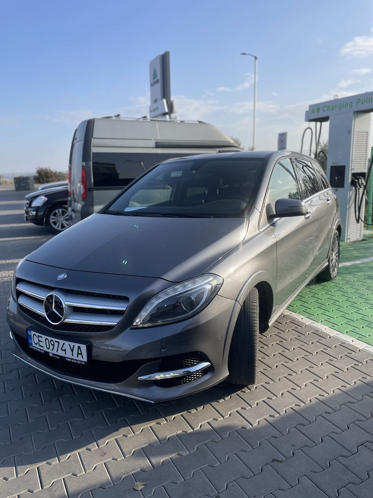 Mersedes Benz B 250 E електромобіль 2016р.