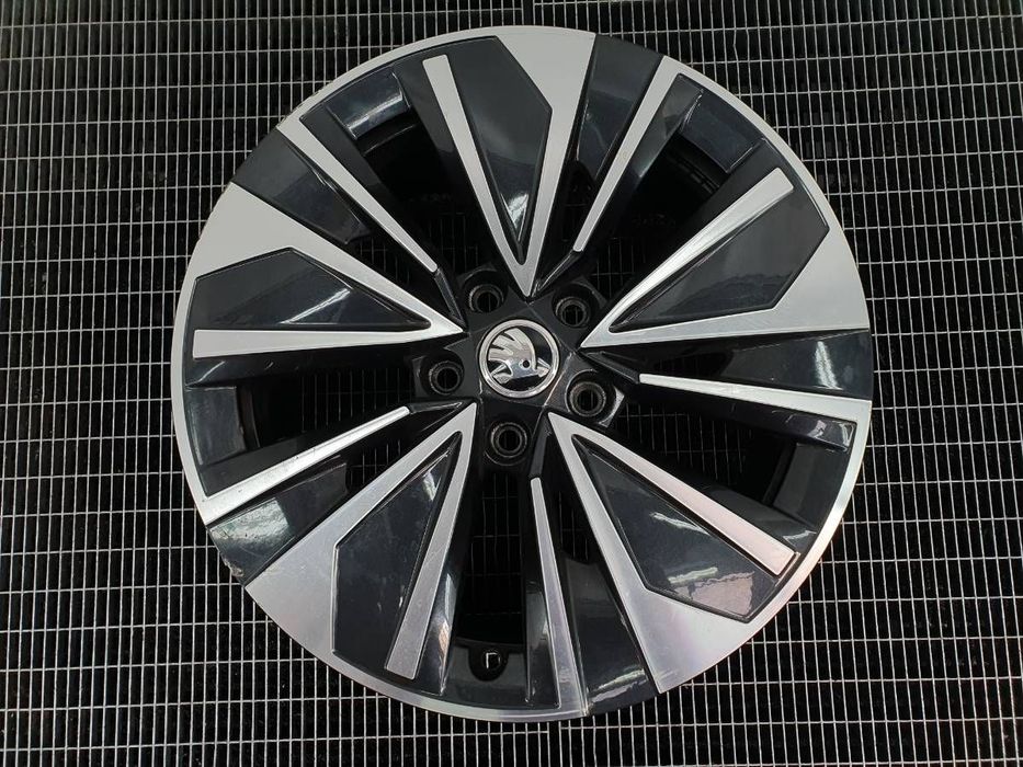 FELGA ALUMINIOWA 17 ET41 3P0601025D SKODA SUPERB IV 3P 2024