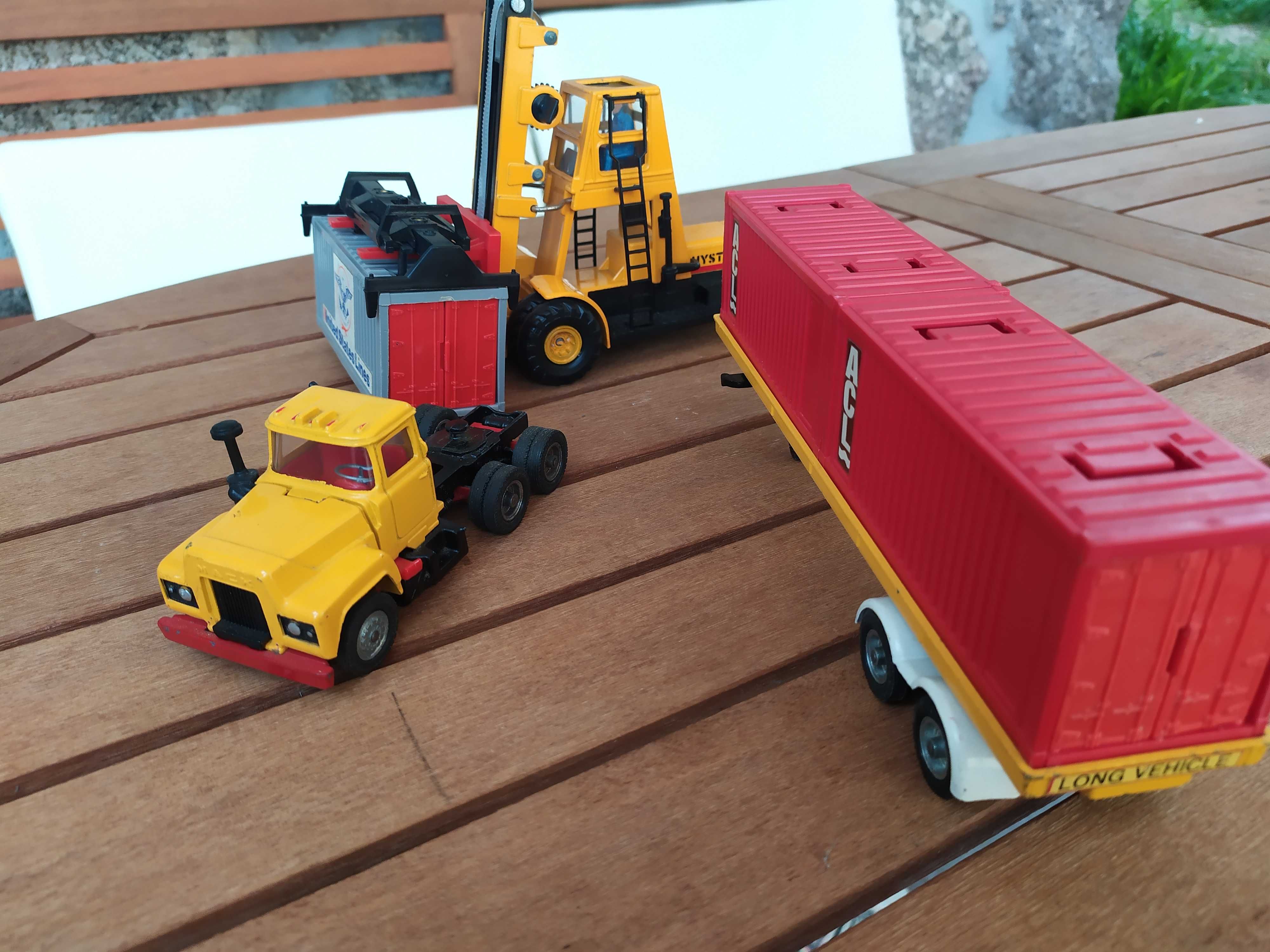 Corgi (x2) Major 1106 Mac Truck e Corgi 1113 Hyster Empilhadora 1973/7