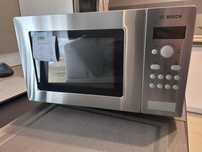 Kuchenka mikrofalowa mikrofalówka Bosch wolnostojąca srebrna HMT75M451