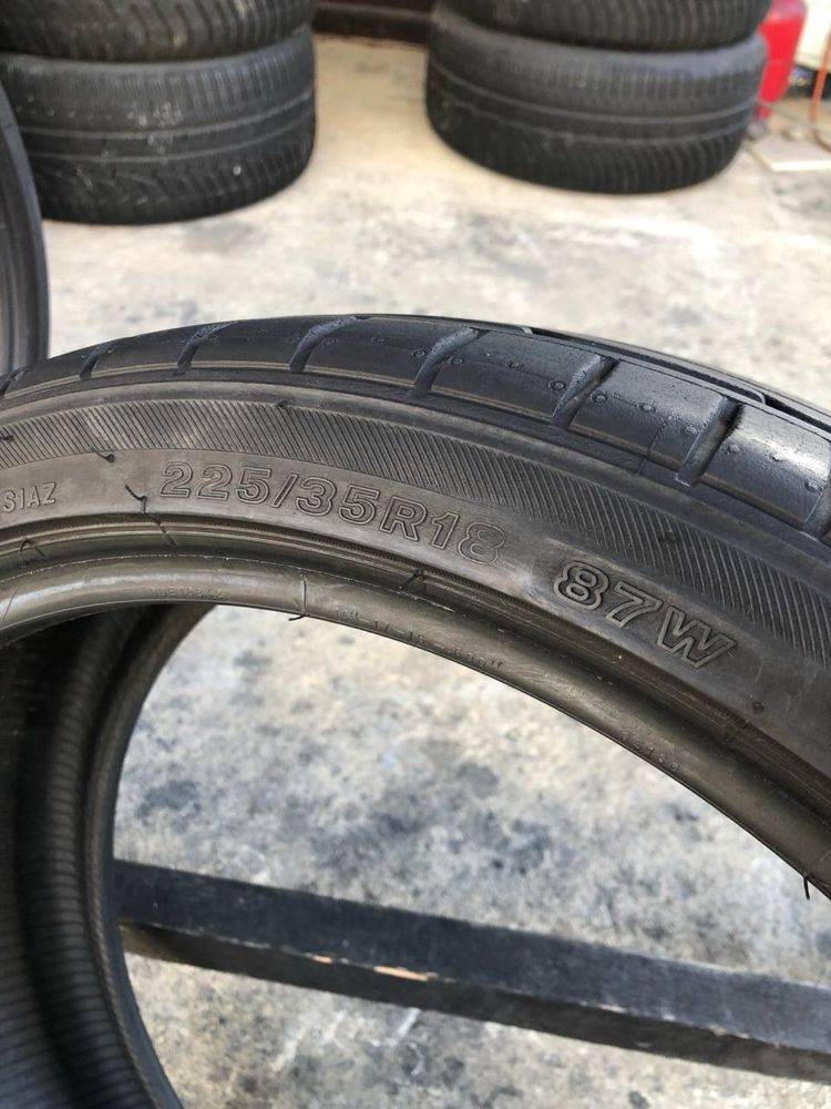 Шини 225/35 r18 Bridgestone potenza s001 Літо 2шт 2016р (940)