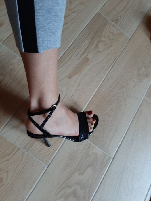 Sandałki na szpilce r 37