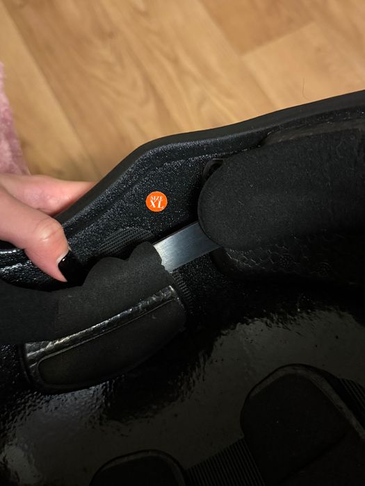 Продається каска та навушники