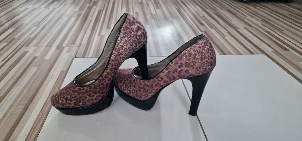 Graceland Szpilki na platformie super sexy b.dobry stan roz.37panterka