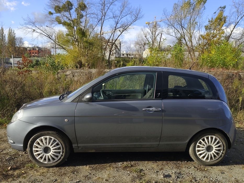 Lancia Ypsilon 2009, Sprawna klima, opłaty na rok.