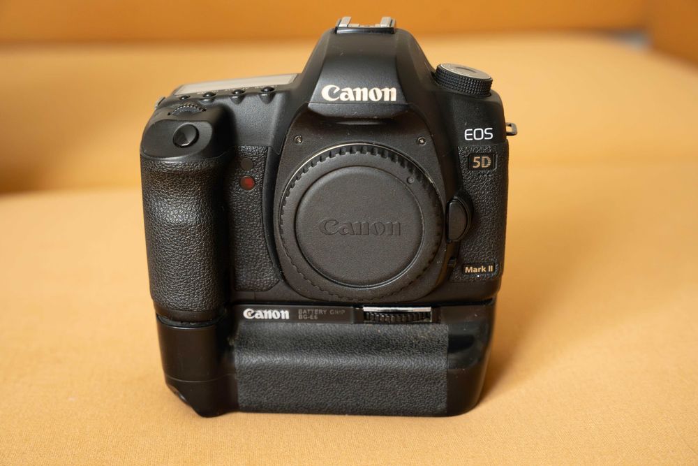 Canon 5D Mark II + 20mm 2.8 +  50mm 1.4 + 70-300mm +Speedlite 580EX II