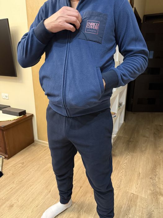 Чоловічий флісовий костюм Італія 48/Л/L синій з карманами на блискавці