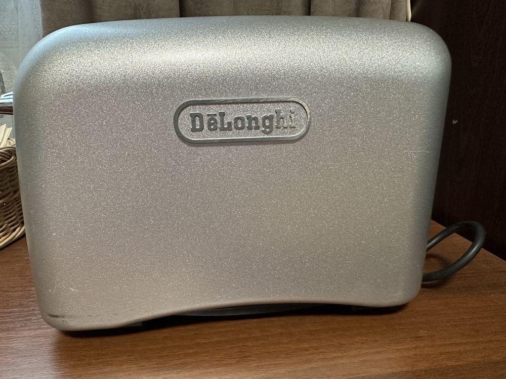 Тостер DeLonghi CTO21,серія Icona.