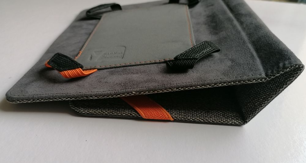 Capa para tablet 14x20 cm