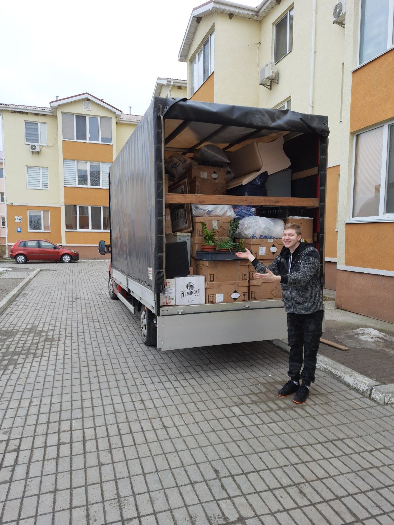 Вантажні перевезення Київ грузоперевозки Україна доставка груза таксі