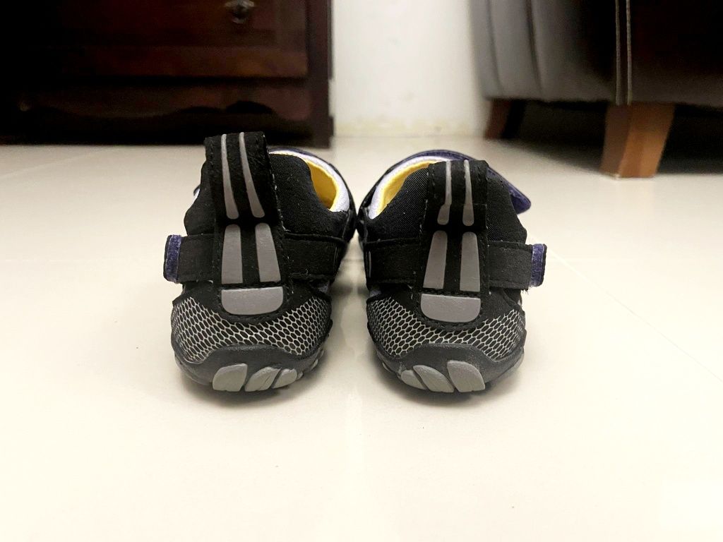 Vibram Fivefingers buty do biegania boso damskie 39
Rozmiar:39