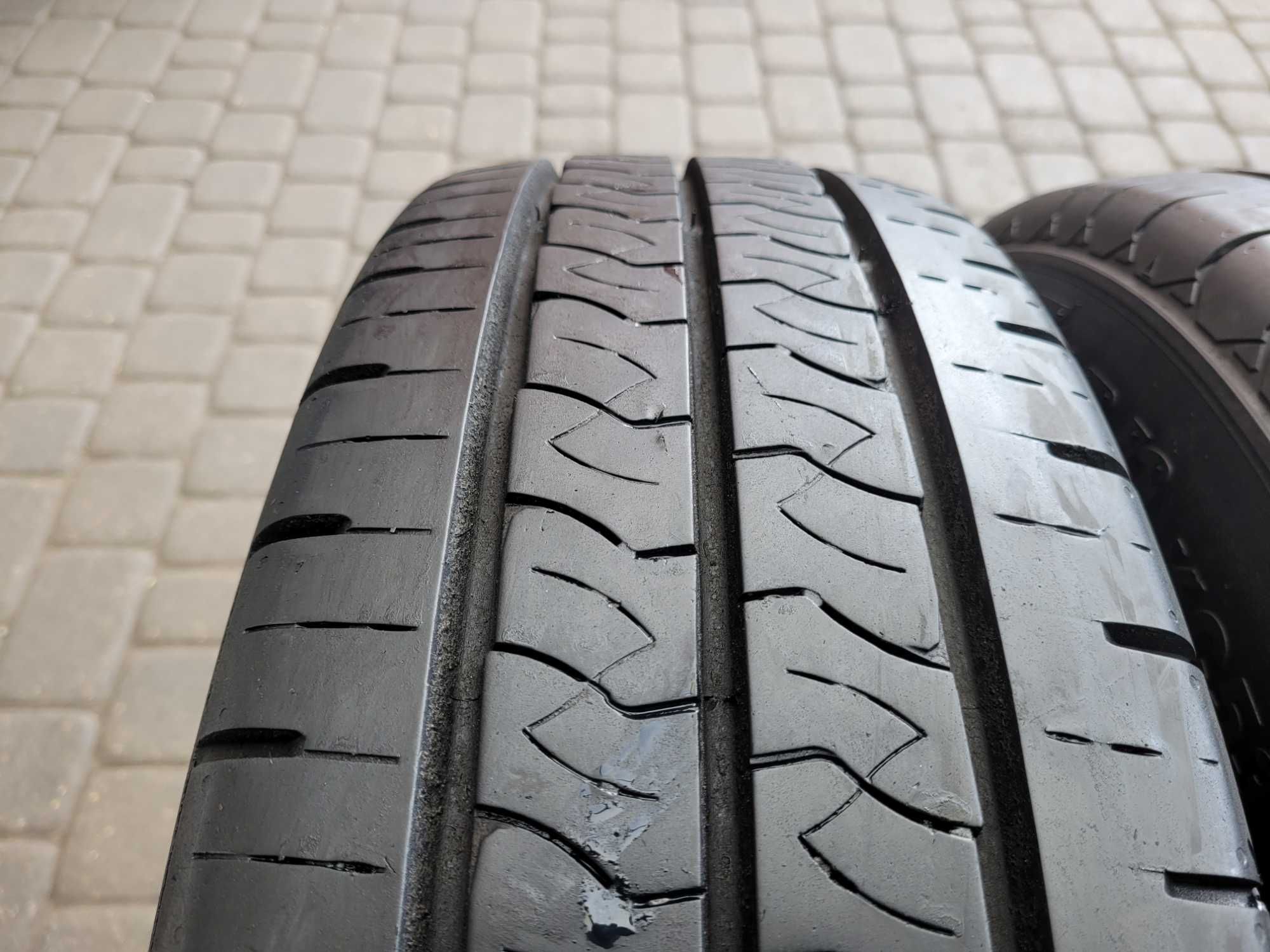 215 / 75 R 16 C  Kumho