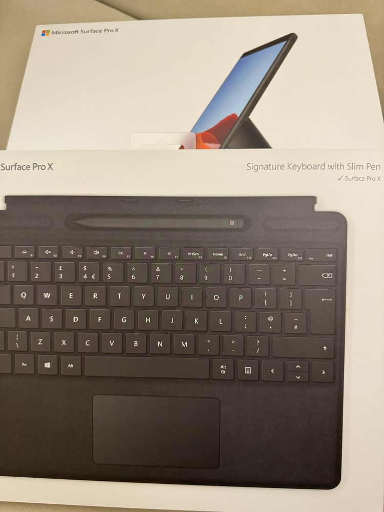 Microsoft Surface Pro X e teclado Signature com Slim Pen