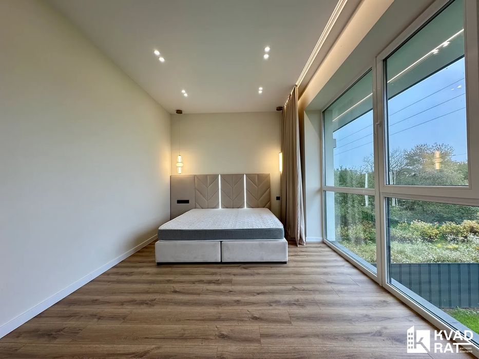 Стильний укомплектований будинок !