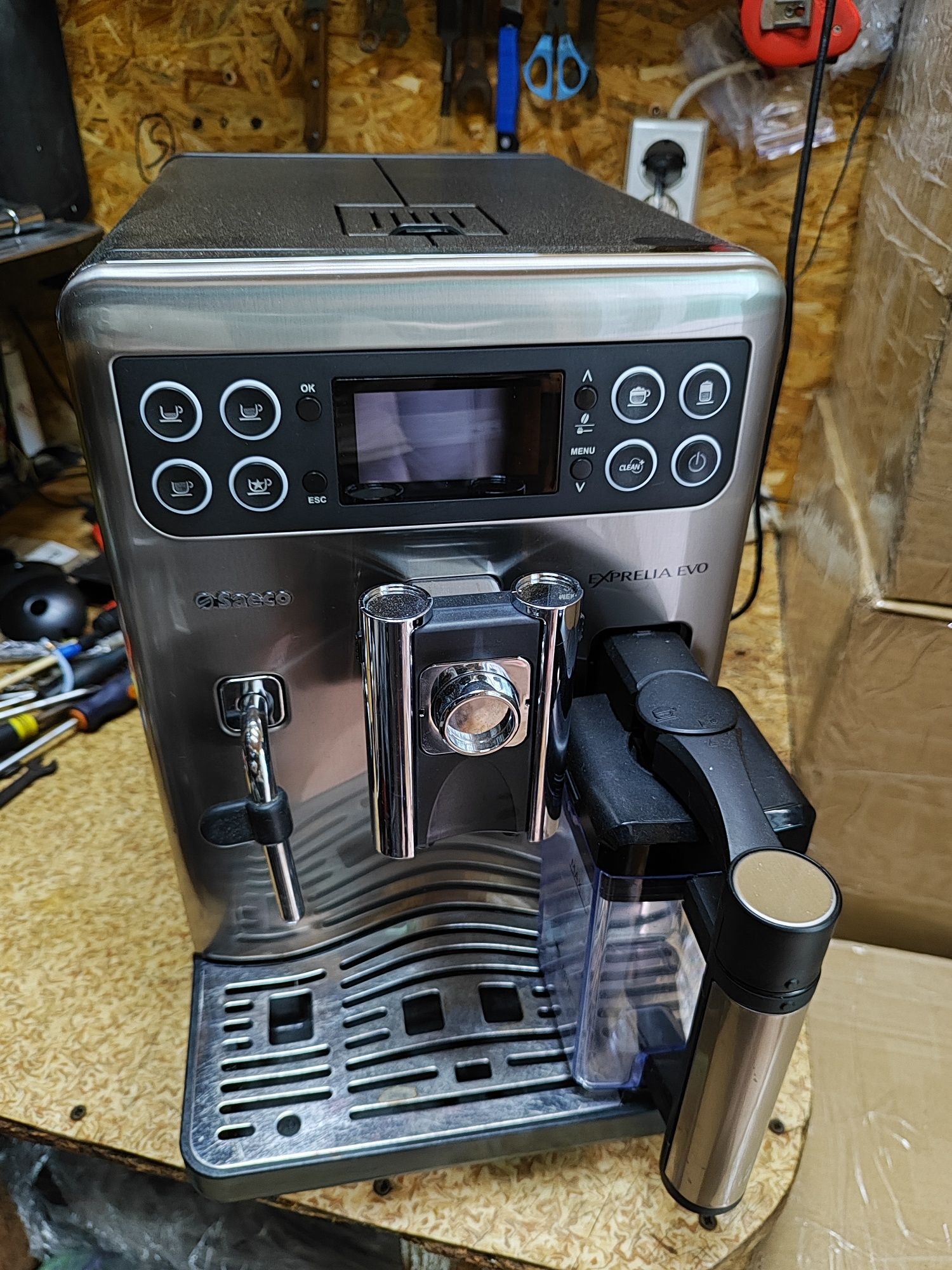 Кофемашина, кавомашина Saeco Exprelia EVO