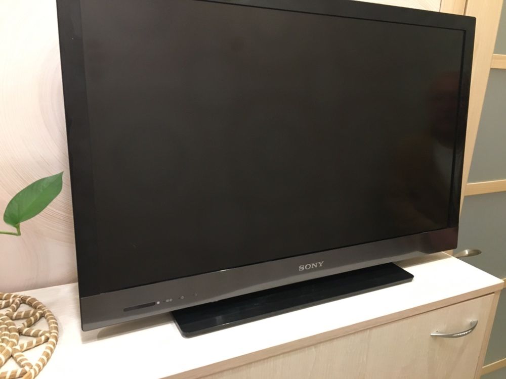 Телевизор Sony KDL-32Еx521 рабочий,вся комплектация