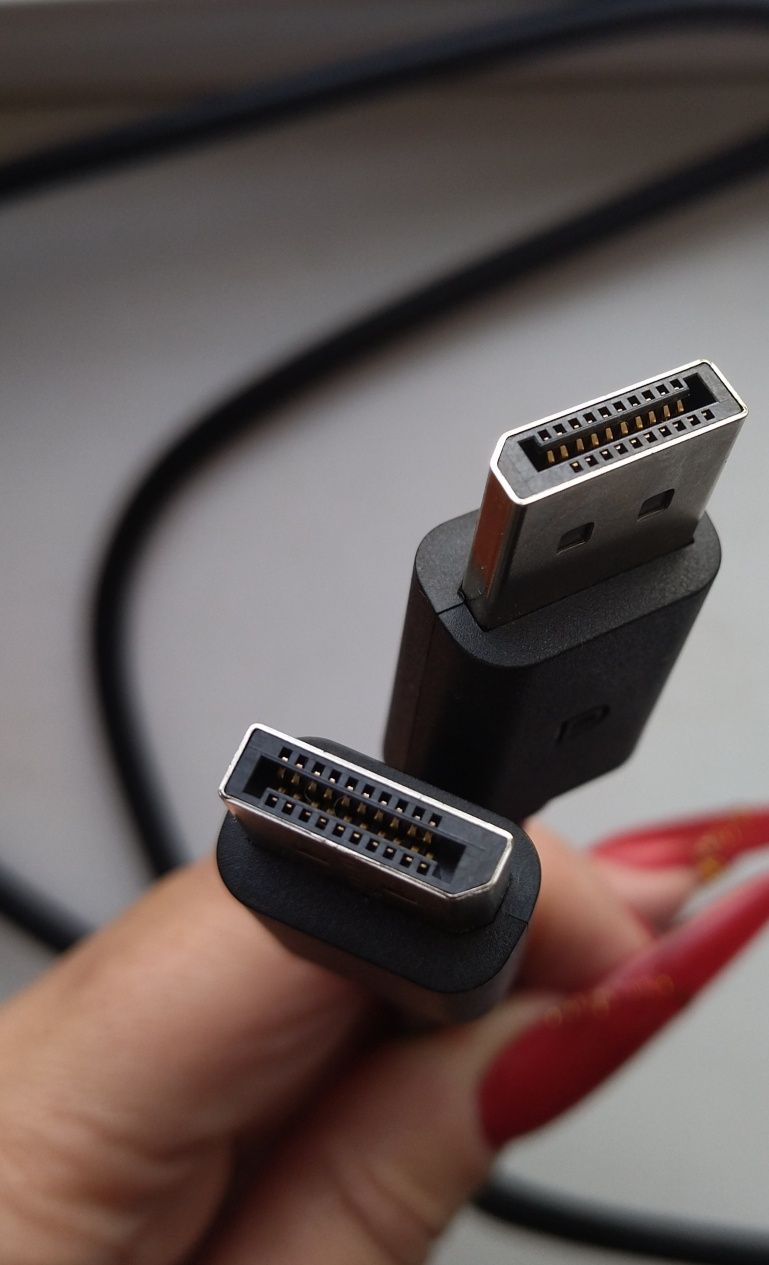 Кабель DisplayPort - DisplayPort