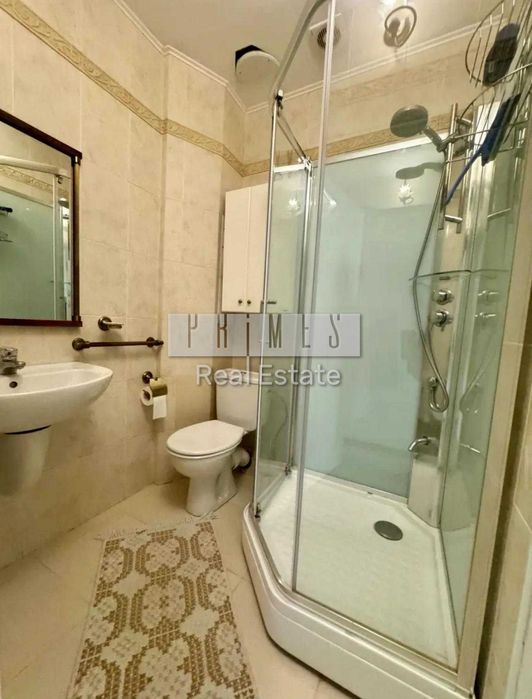 Продаж 2к квартири, вул. Хмельницького Богдана, 84, Центр