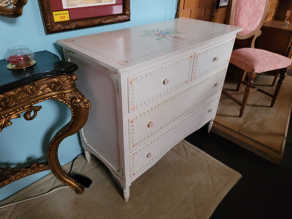 Cómoda em madeira maciça estilo alentejano - Algumas marc