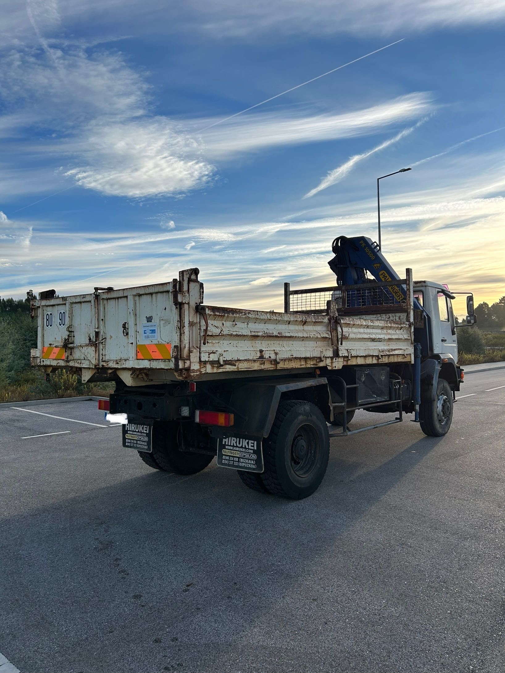 Camião Man 4x4 com grua