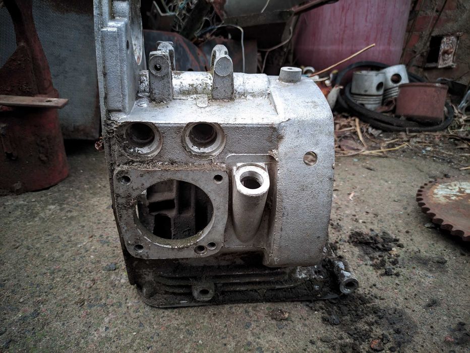 Блок двигуна МТ-9 (Під генератор на 6В)