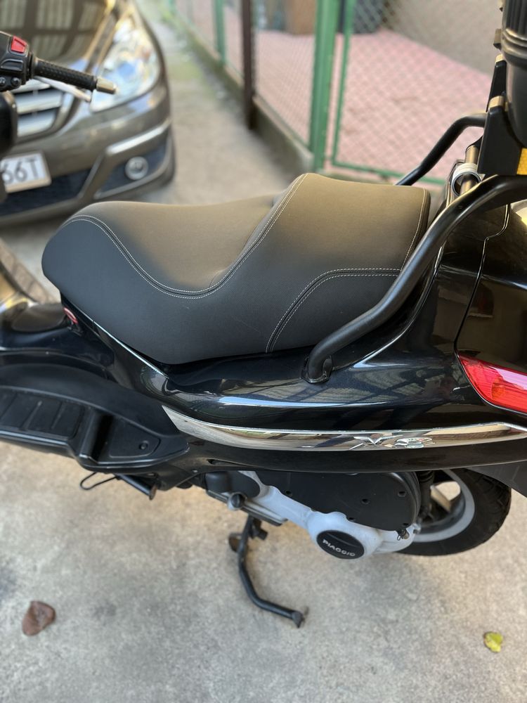 Zamienie skuter poiaggio X8 na X10