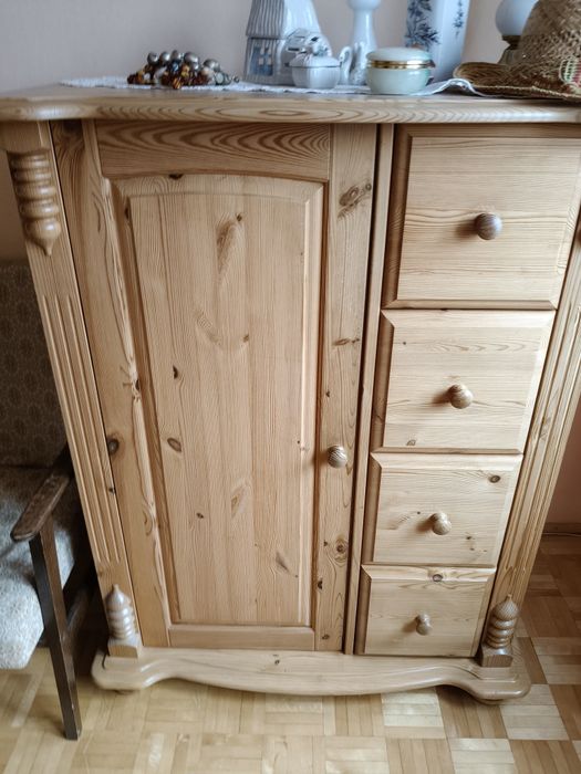 Szafa, szafka, komoda, tapczanik, fotele i stolik