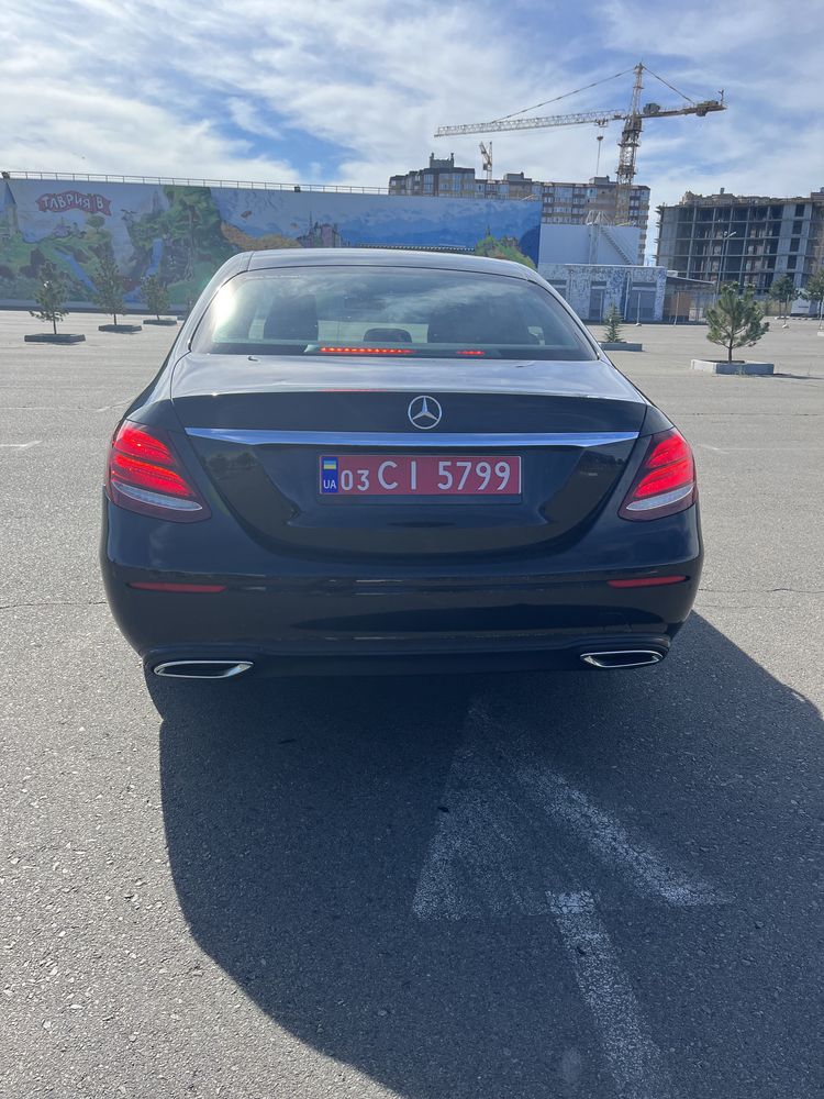 Мерседес e220 4 matic 2019