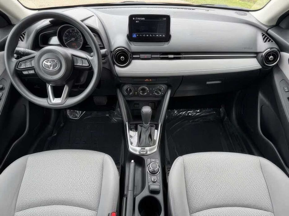 Toyota Yaris LE      2019