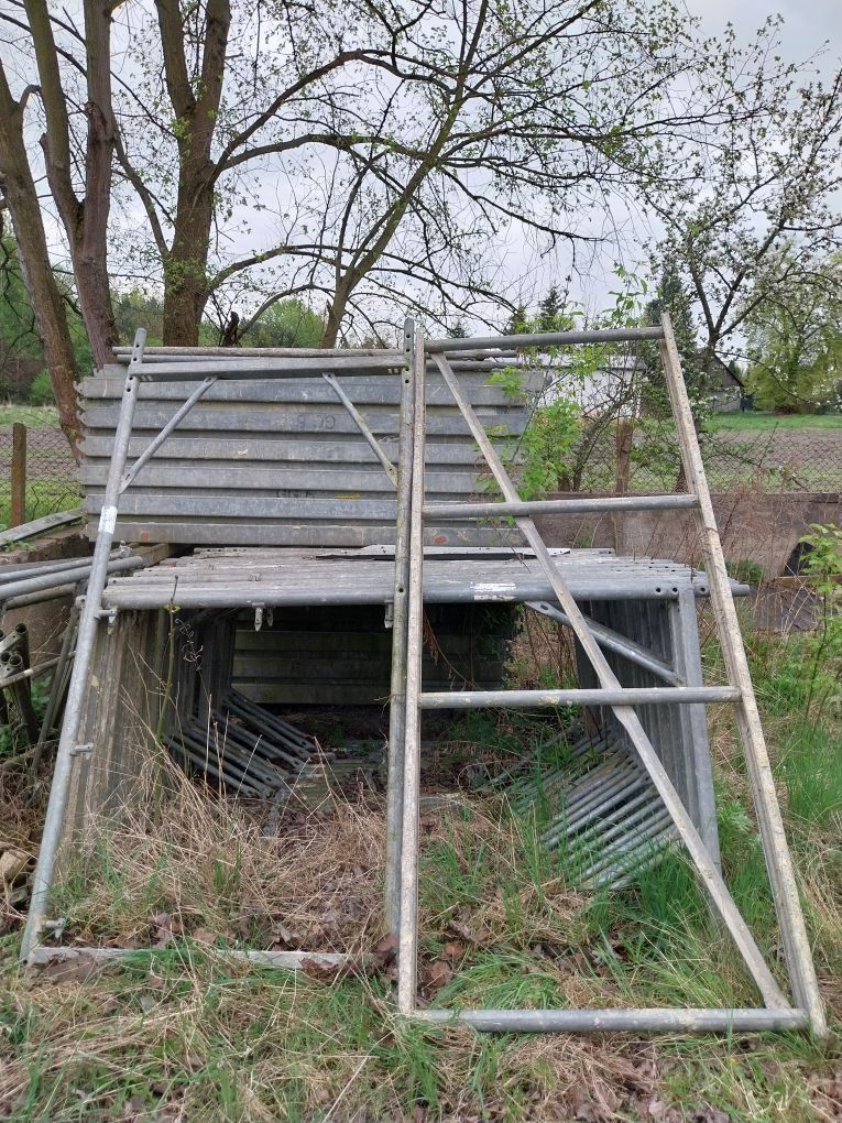 Rusztowania ramowe Stalowe ocynkowane 68szt. bardzo dobry stan 2x160m2
