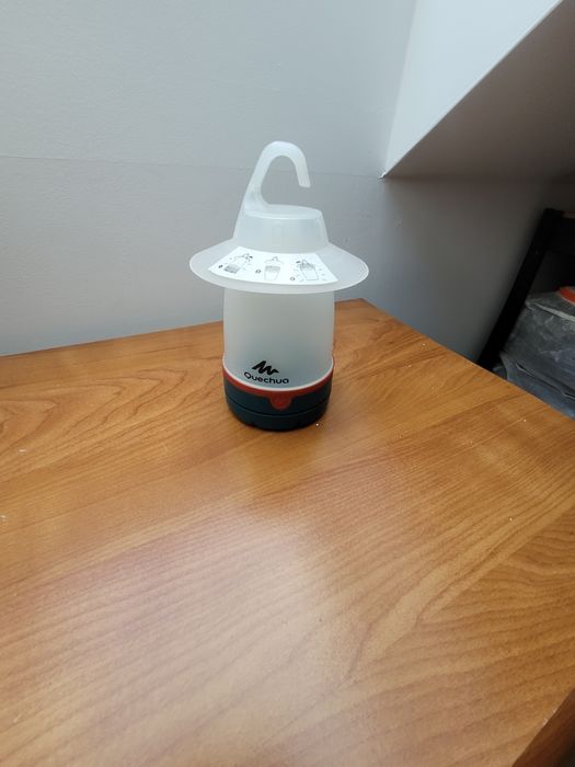 Lampka turystyczna kempingowa decathlon