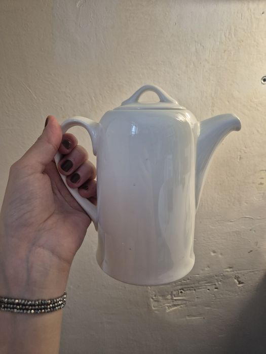 Dzbanek z ikea biały